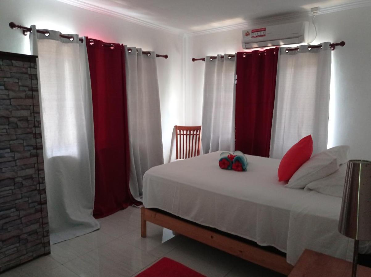 Les Forbans Selfcatering Apartment Takamaka Εξωτερικό φωτογραφία